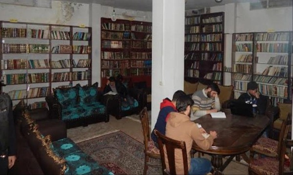 La bibliothèque cachée des résistants de Daraya