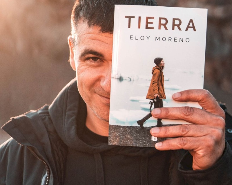 L'auteur Eloy Moreno présente son livre "Tierra" L'auteur Eloy Moreno présente son livre "Tierra"